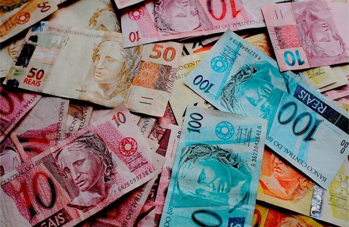 Governo pretende injetar R$ 165 bilhões na economia antes das eleições