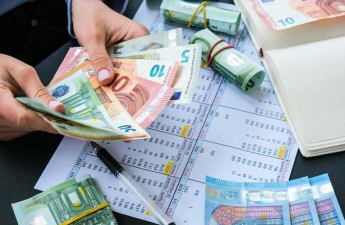 Governo irá zerar IOF sobre moeda estrangeira até 2028