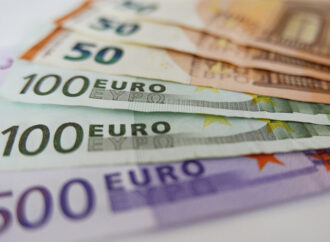 Zona do euro registra déficit comercial de € 32,4 bilhões em abril