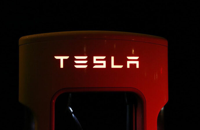 Tesla anuncia que desdobramento de ações será em 25 de agosto
