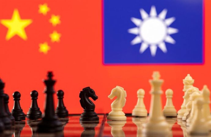 Caças chineses cruzam o Estreito de Taiwan pela segunda vez este ano